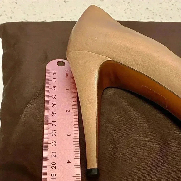 Gucci 269703 Nappa Charlotte Winter Rose Leather Pumps 39 With Box And Dust Bag - Picture 16 of 16